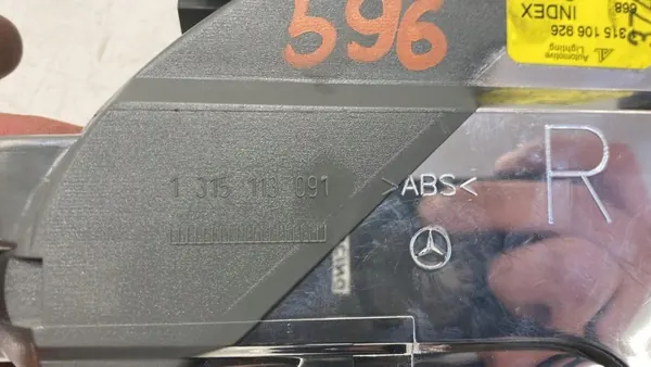 OEM A1708260243 Rechter Frontblinker für Mercedes SLK R170 image 8