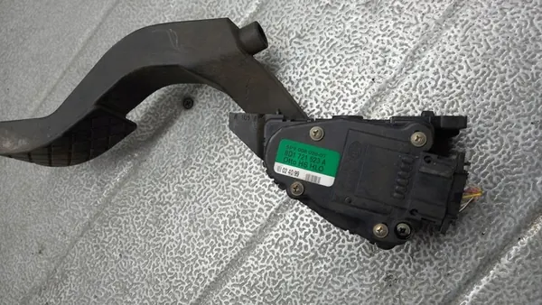 Gaspotentiometer Audi A4 B5 1.6 1999 OEM 01 image 2