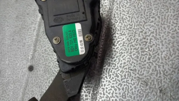 Gaspotentiometer Audi A4 B5 1.6 1999 OEM 01 image 3