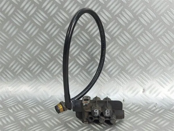 Válvula Solenoide MAN OE OEM 81981830000 Usada image 2