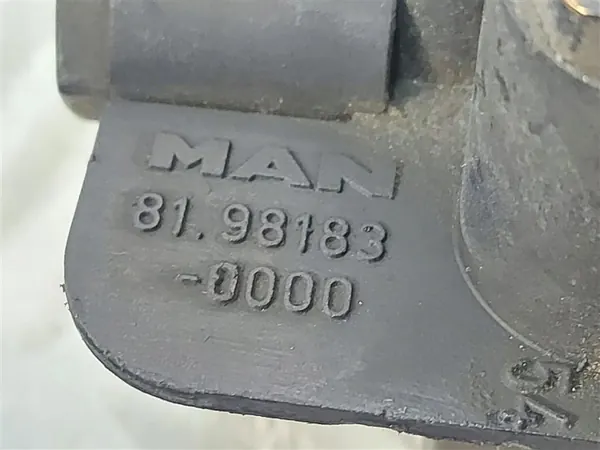 Válvula Solenoide MAN OE OEM 81981830000 Usada image 4