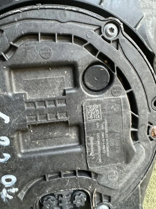 Réservoir de pompe AdBlue BMW 5 G30 G31 G32 7418879 image 2