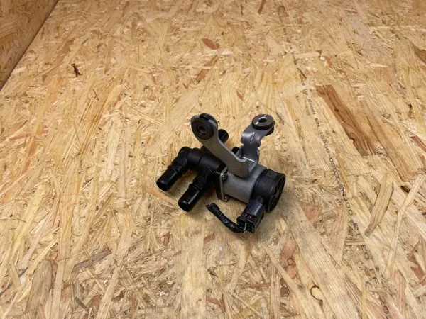 Pompe à eau Kia OE OEM 375W3G1200 pour EV6 2021- image 3