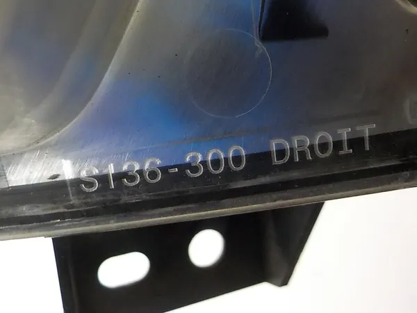 FARO DIREITO RENAULT MEGANE III LED 266000984R image 5