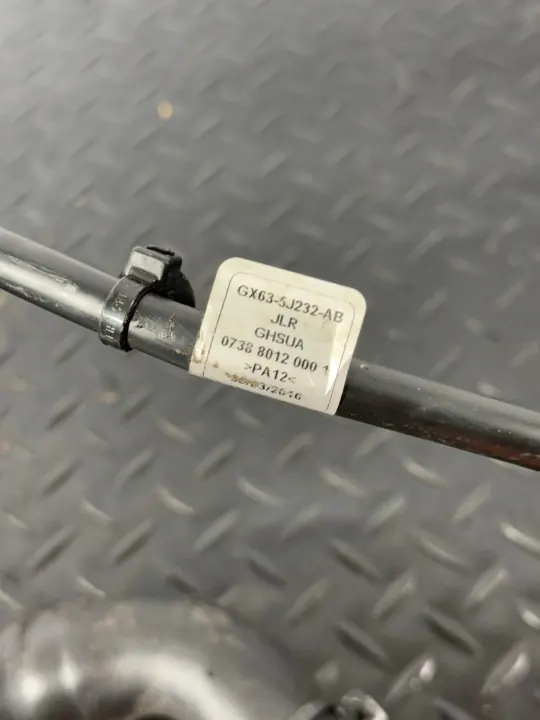 Conduite AdBlue d'occasion OEM GX63-5J232-AB pour Jaguar XF II image 4