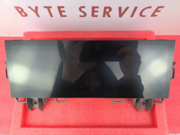 Audi E-Tron näyttöruutu OEM 85E920795 - Käytetty image 3