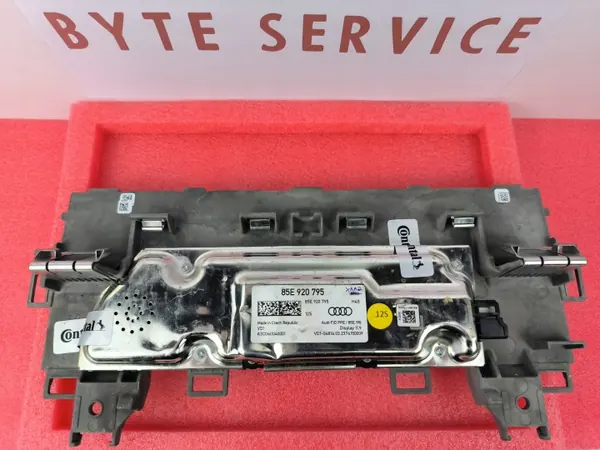 Audi E-Tron näyttöruutu OEM 85E920795 - Käytetty image 4