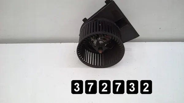 VW Värmeblåsarmotor OEM AM-372732 Begagnad image 3
