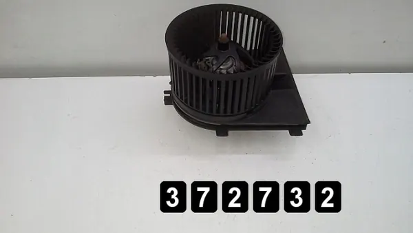 VW Värmeblåsarmotor OEM AM-372732 Begagnad image 4