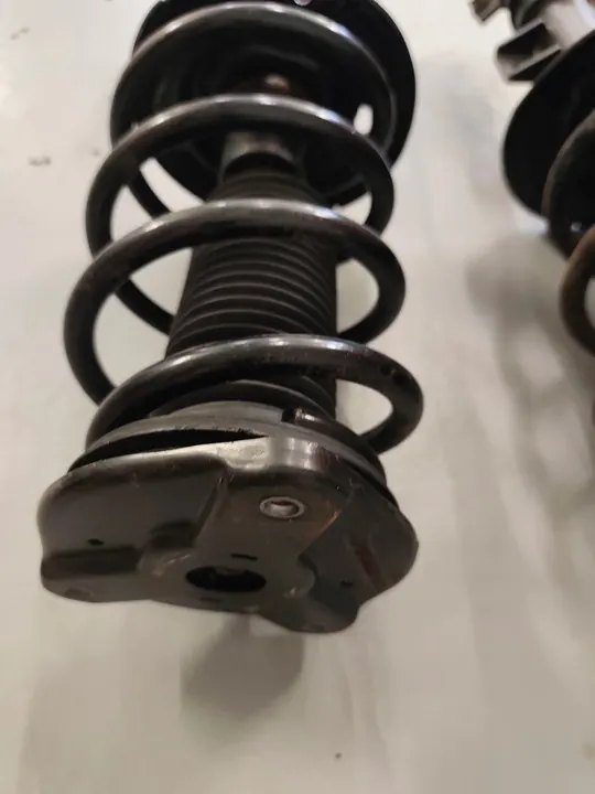 Fram vänster höger stötdämpare MERCEDES VITO VIANO W639 A6393206613 image 3