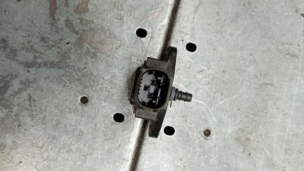 Sensor de presión Mercedes A0041533128 image 3