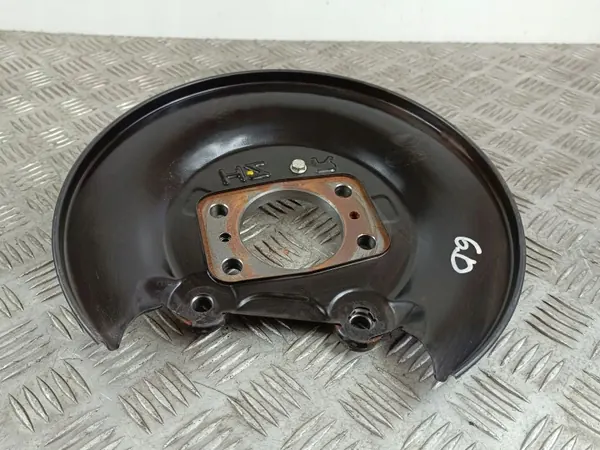 Honda HR-V Bakre bromsskydd OEM FOB37828 image 2