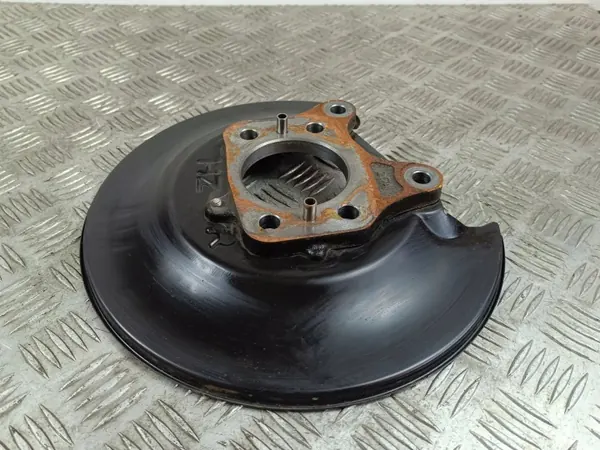 Honda HR-V Bakre bromsskydd OEM FOB37828 image 4