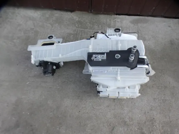 OEM 122 lämmityspuhallinyksikkö Citroen DS7:lle image 2