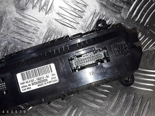 Module de contrôle climatique Ford Focus 2017 F1ET18C612 image 4