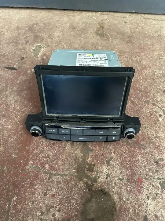 Radio Navegación Pantalla Hyundai Tucson III OEM 96560-D70104 image 2