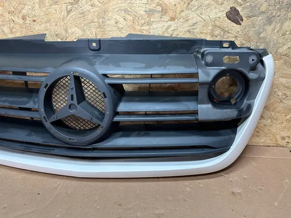 Grill Mercedes Sprinter W910 image 3