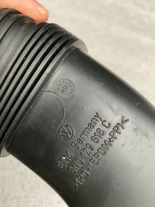 Mangueira de admissão de ar Volkswagen Tiguan OE 5N0129618C image 4