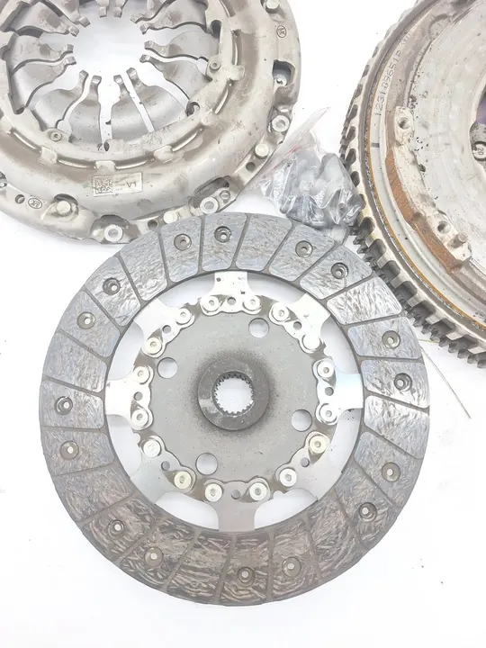 Nissan Juke II F16 Embreagem Dupla Massa 302106552R image 3