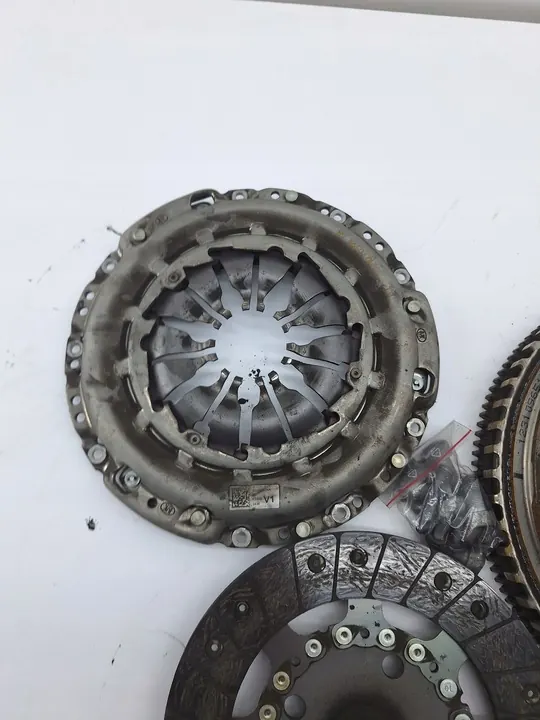 Nissan Juke II F16 Embreagem Dupla Massa 302106552R image 4