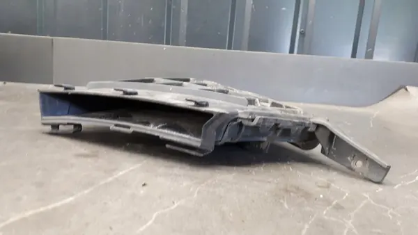 Volante de ar dianteiro esquerdo Skoda Octavia IV 5e3121763a 5e3121763d image 4