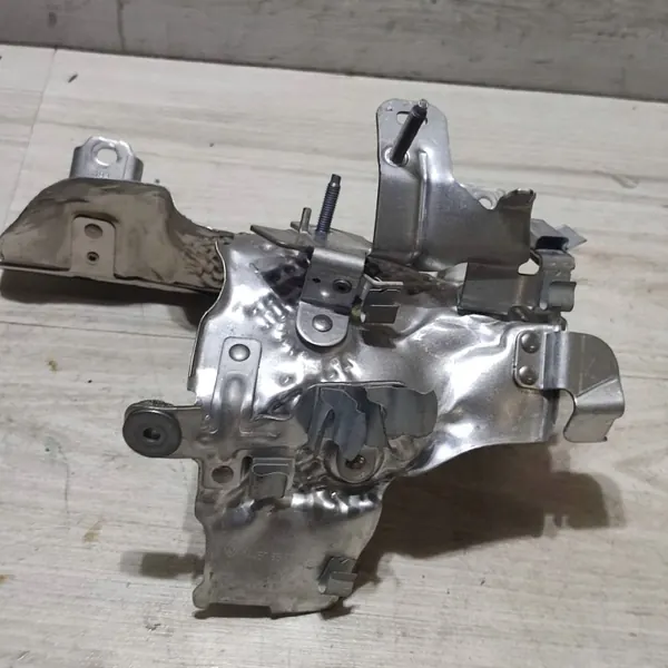 Escudo térmico Dacia Jogger OEM 144509678R - Usado image 3