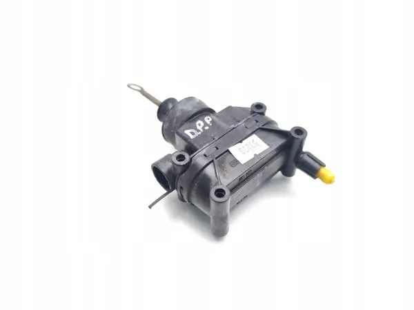 Actuateur de Verrouillage Mercedes-Benz 1995 Estate image 2