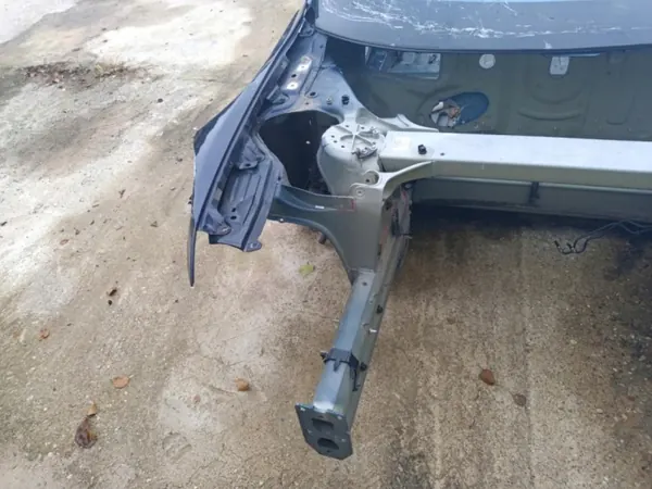 Faldón delantero derecho Tesla Model S OEM 14077 image 2
