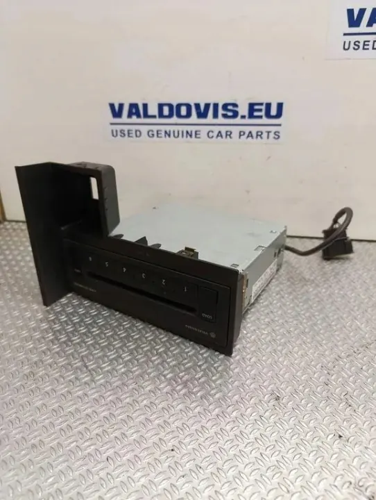 VW Touran CD-vaihtaja OEM 1T0035110B - Käytetty image 2