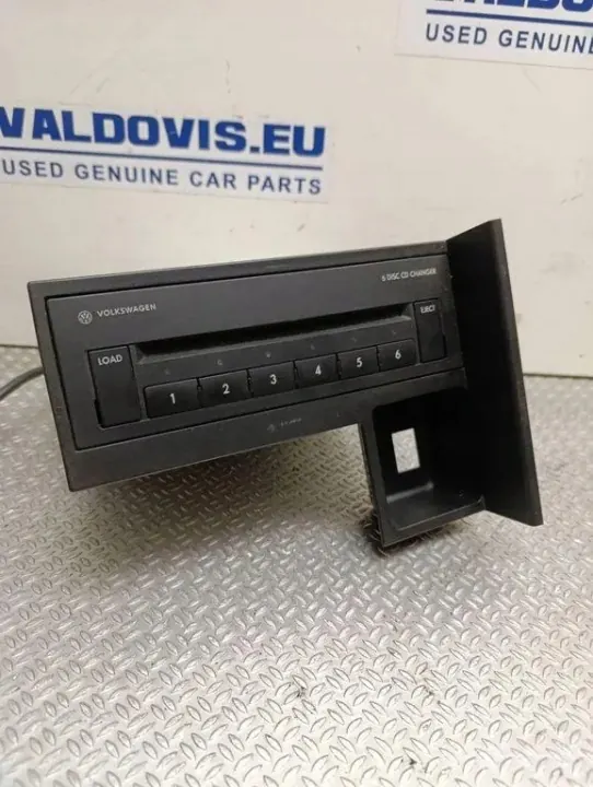 VW Touran CD-vaihtaja OEM 1T0035110B - Käytetty image 4