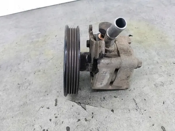 Nissan Servopumpe OEM 49110AV700 Gebraucht image 2