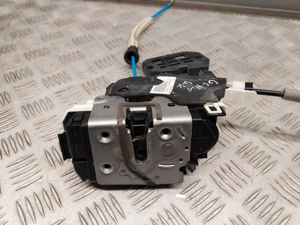 Bakre vänstra dörrlås Mercedes-Benz GLA W156 2015 OEM A2047302935 image 4