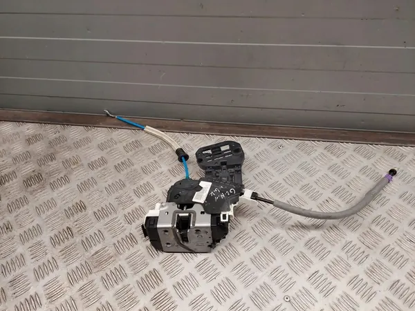 Bakre vänstra dörrlås Mercedes-Benz GLA W156 2015 OEM A2047302935 image 6