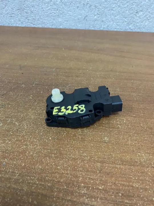 Motor de compuerta Jaguar XF OEM MF1139300770 - Usado image 2