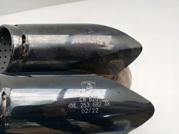 Lamborghini URUS Salida Escape OEM 4ML253681AK image 10