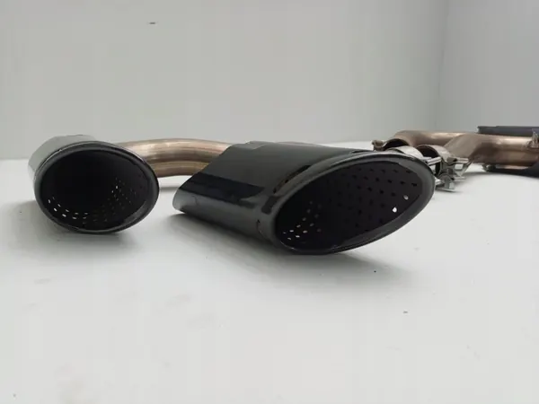 Lamborghini URUS Salida Escape OEM 4ML253681AK image 4