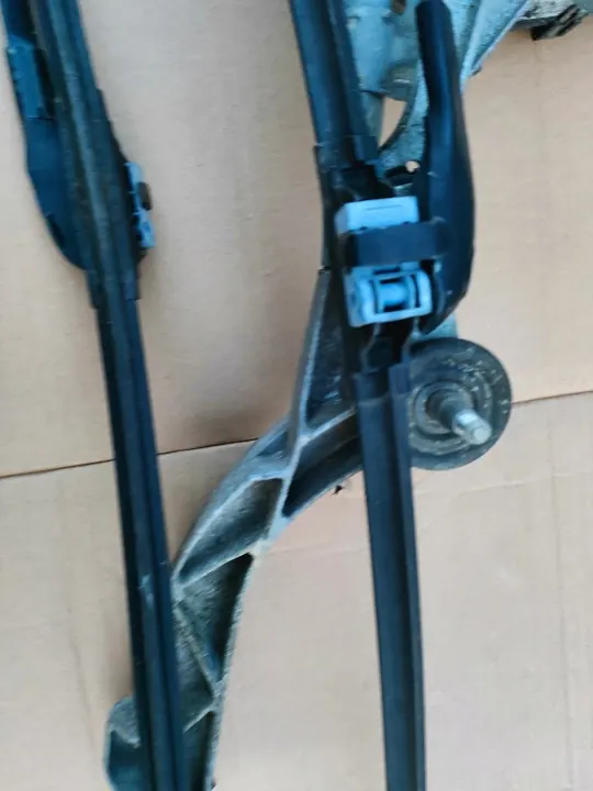 Mercedes W211 framruta torkarmotor OEM A2118200442 image 3