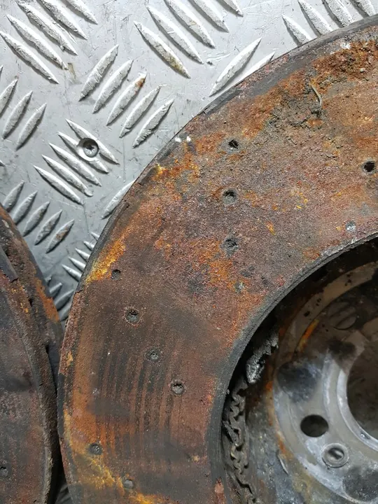 Fram Bromsok och Skivor Mercedes C-Klass W206 2023 OEM image 3