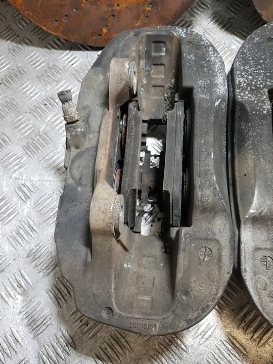 Fram Bromsok och Skivor Mercedes C-Klass W206 2023 OEM image 5