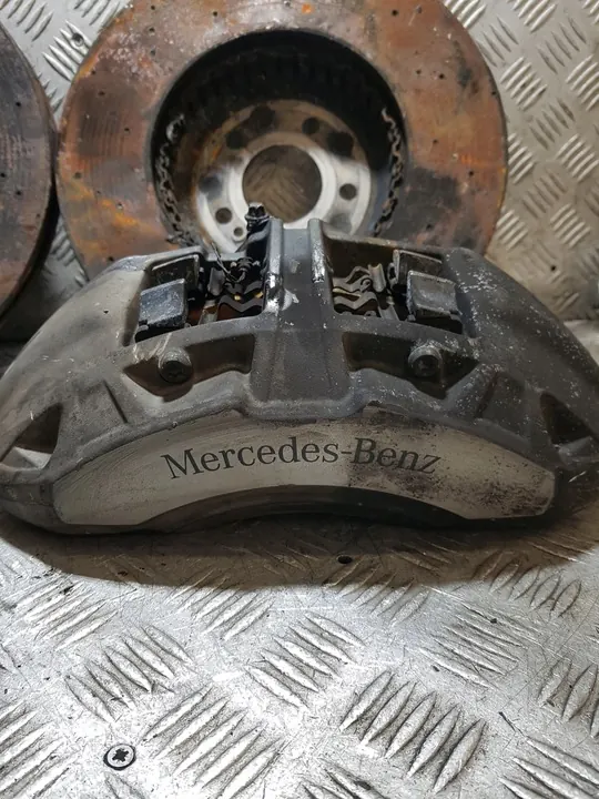 Fram Bromsok och Skivor Mercedes C-Klass W206 2023 OEM image 7