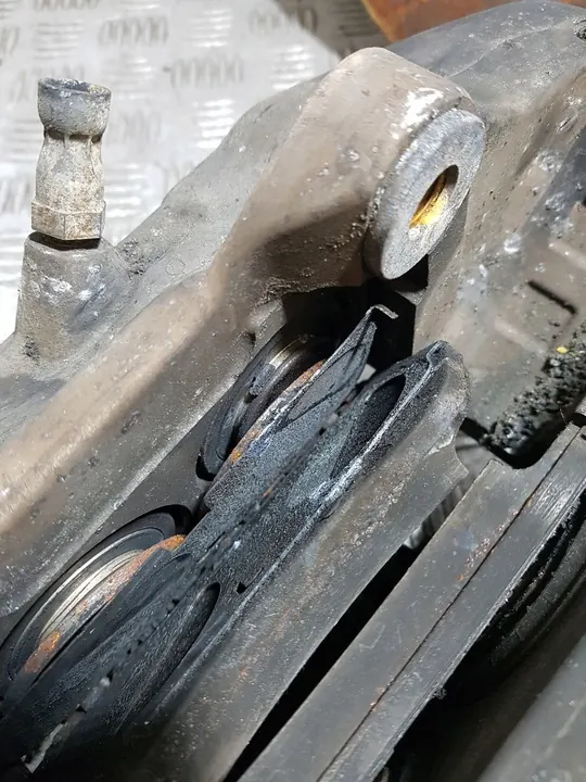 Fram Bromsok och Skivor Mercedes C-Klass W206 2023 OEM image 9