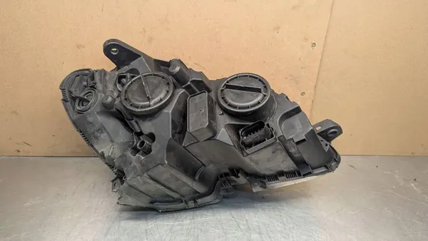 Mercedes-Benz C W204 2009 Koplamp image 5