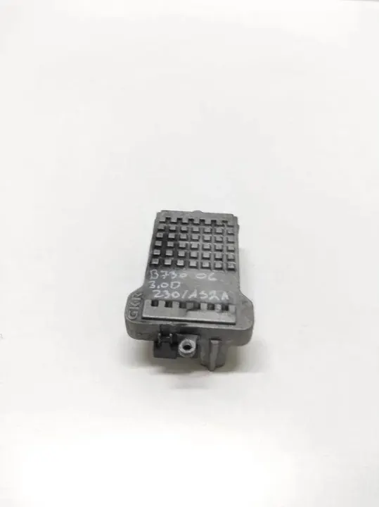 Relais ventilateur chauffage BMW OEM 64116934390 image 2