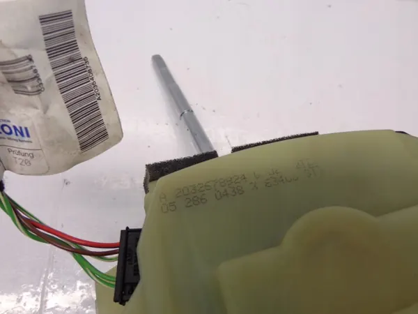 Mercedes C W203 Versnellingspook OEM A2032678924 image 3