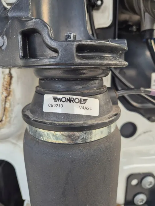 PRZEDNIA PODUSZKA OEM - Support Cabine Avant Renault image 3