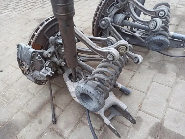 OEM 352432463 taka-akselinivel vasen Maserati Ghibli III image 4