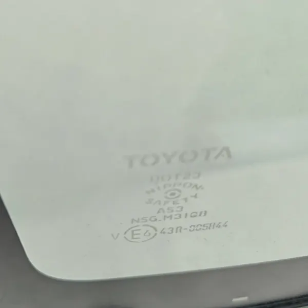 Toyota RAV4 rechter achter zijraam OEM 43R-005844 image 3