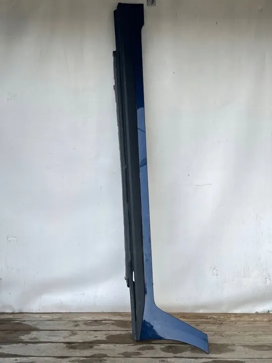 BMW i4 G26 Oikea kynnyssuoja OEM 51778737086 image 2
