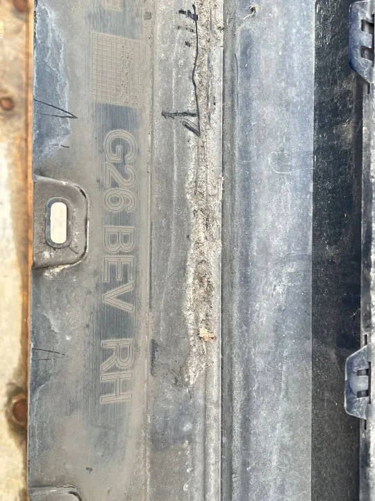 BMW i4 G26 Oikea kynnyssuoja OEM 51778737086 image 10