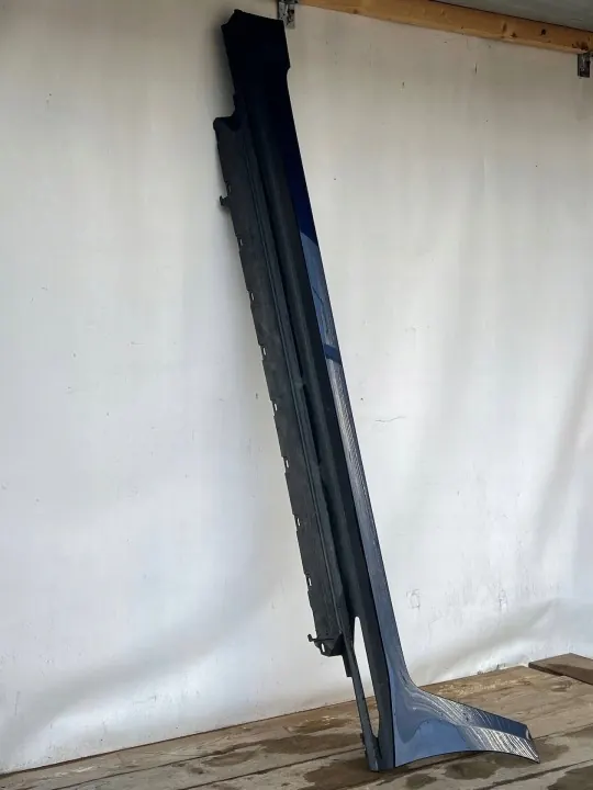 BMW i4 G26 Oikea kynnyssuoja OEM 51778737086 image 3